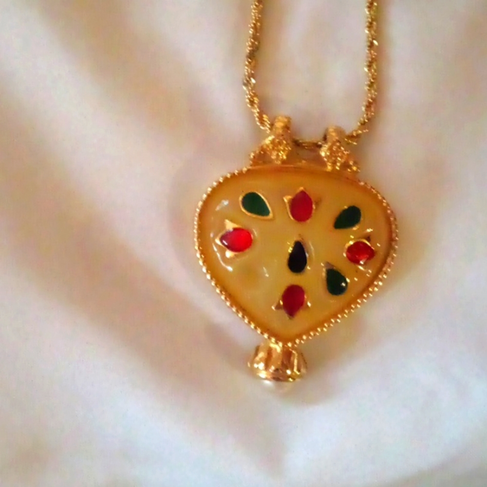 Beautiful KJL necklace